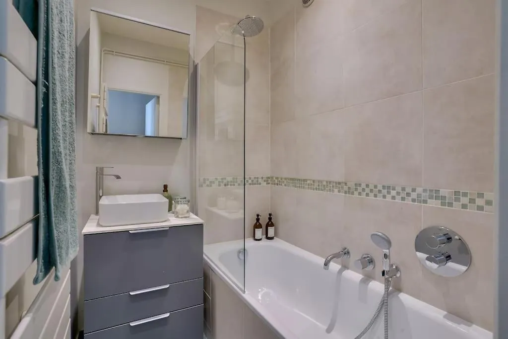 Superb 1 Bed Flat 5min Walk From The Louvre Lägenhet